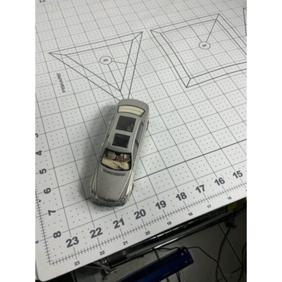 AutoArt Mercedes Benz Maybach 62 Gold Tan-Scale 1:43 No Box No Hood Ornament - Picture 11 of 12